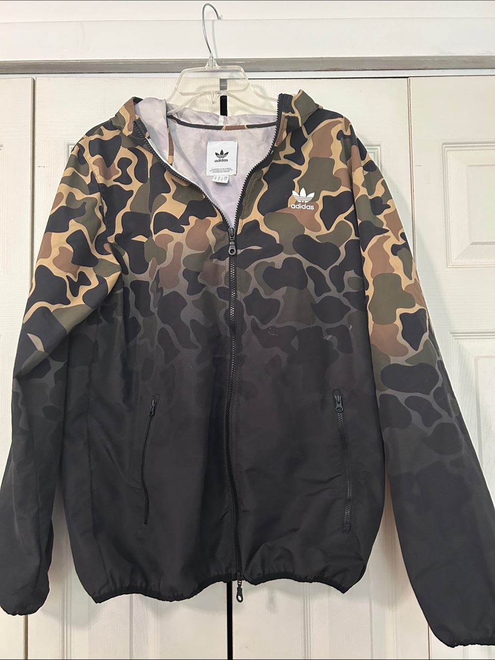 ADIDAS MEN'S CAMOUFLAGE WINDBREAKER CAMO FULL ZIP JACKET WITH HOOD
